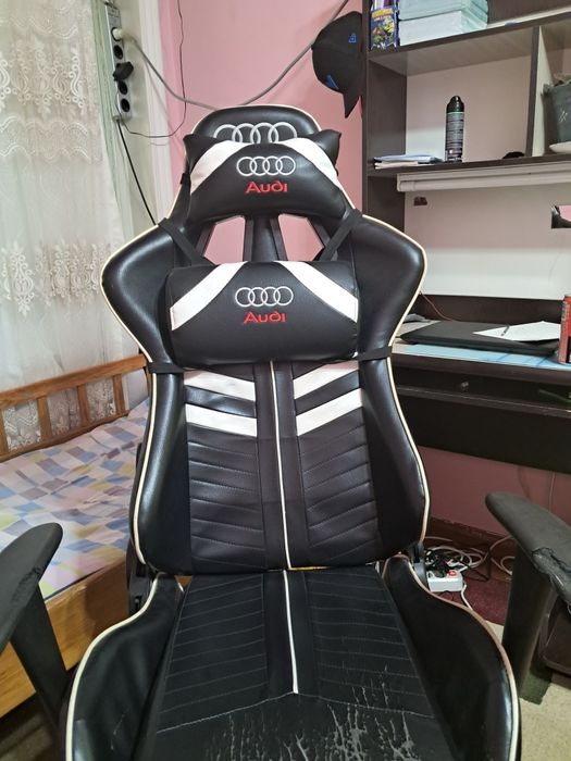 Игровая кресло ауди