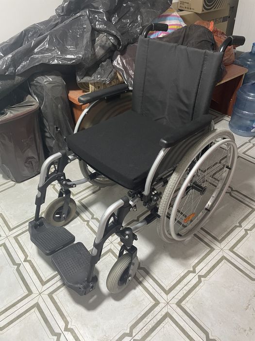 Инвалидная коляска в отличном состояний