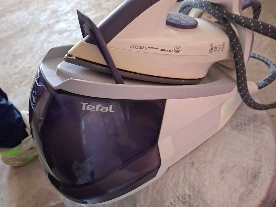 Продавам парна ютия Тефал.