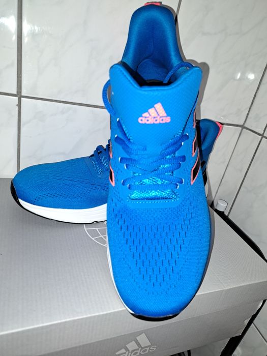 Vând produs original Adidas nr.46.30.