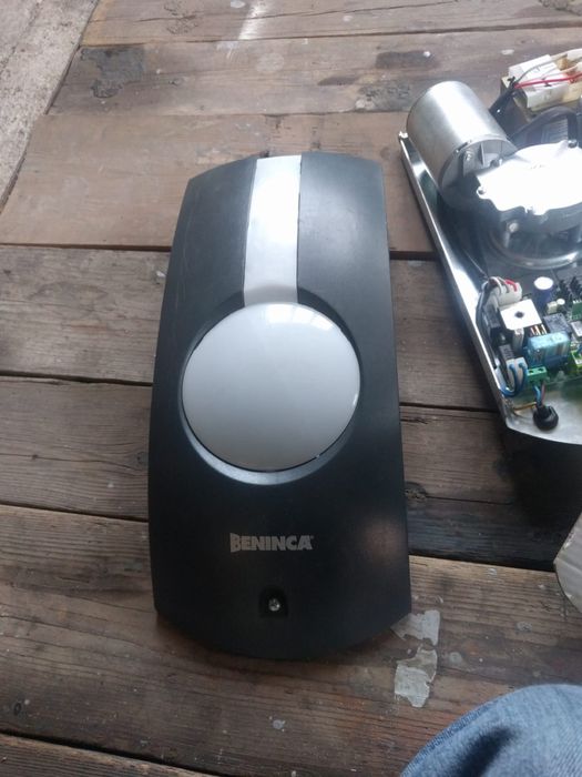 Motor usă garaj Beninca
