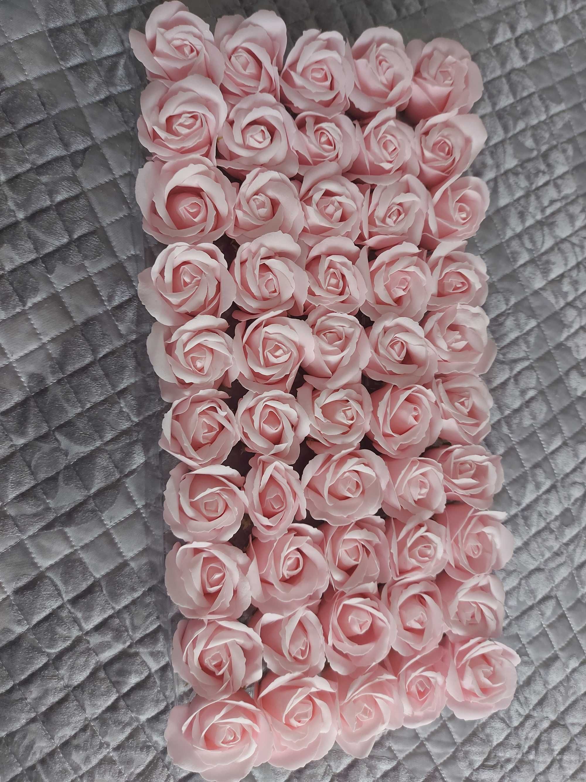 Мыльные розы нежно розовые.