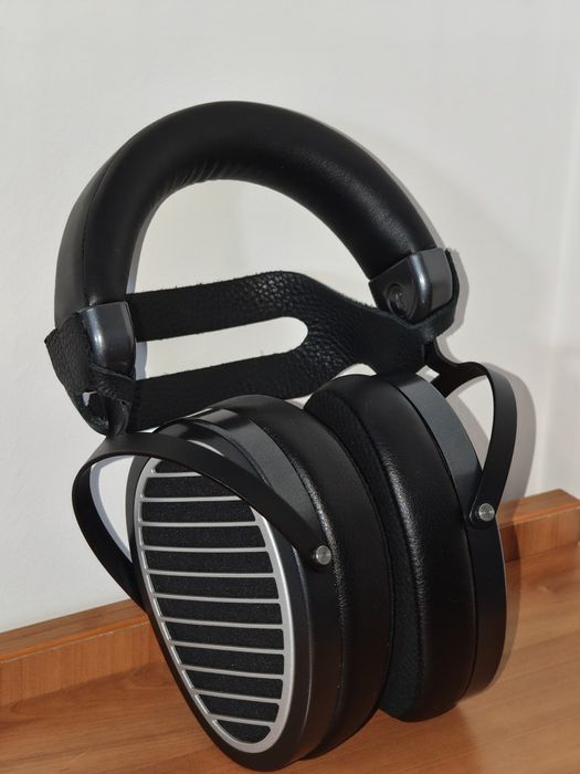 Hifiman Edition XS cu headband de piele