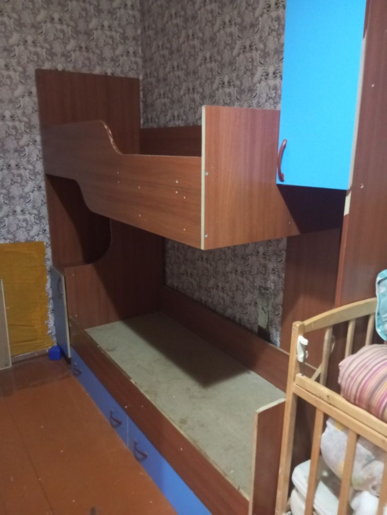 Кровать двухъярусная