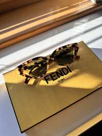 ОРИГИНАЛНИ Fendi дамски слънчеви очила с кутия и калъф