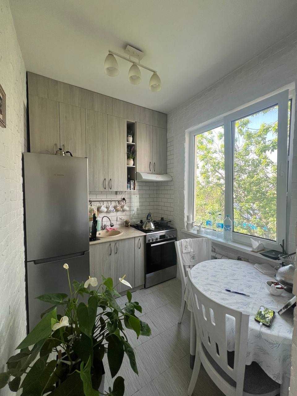 Продаётся 2х комнатная квартира Куйлюк массив-1 (098)