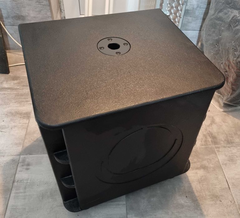 Subwoofer activ Turbosound Milan M15B