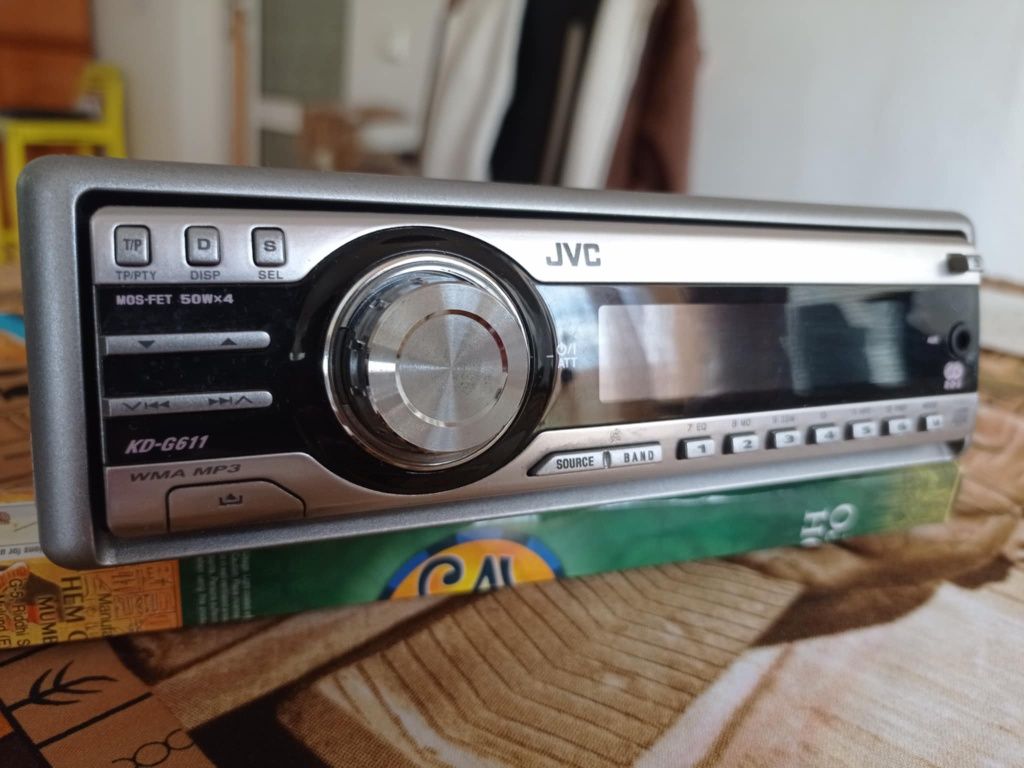 Авто радио cd плеър висок клас JVC