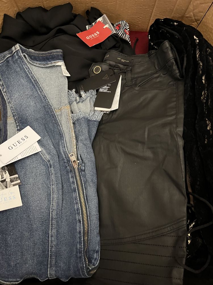 Lot haine GUESS noi cu eticheta OFERTA