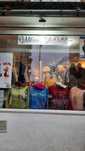 Vand accesorii,mobilier,stoc de marfa noua si SH,magazin de haine