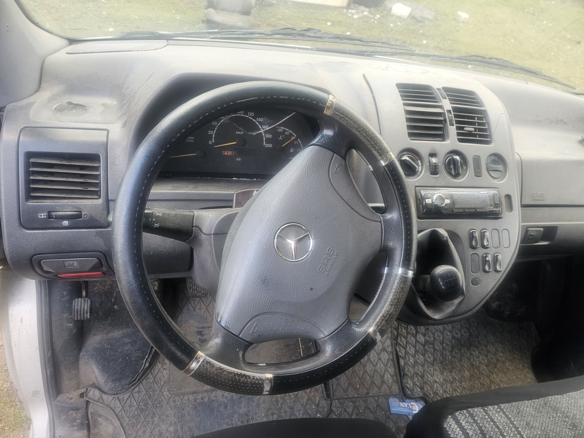 Dezmembrari Mercedes Vito w638 7+1 motor 2.2 cdi