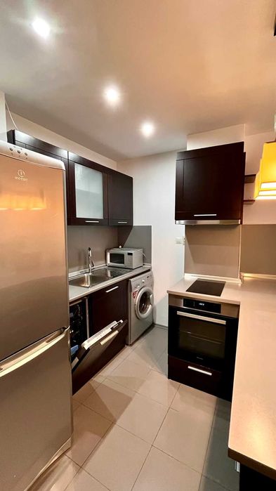 Дава се под наем Двустаен апартамент в София, Център - 68 кв.м за 525 € - Снимка #2