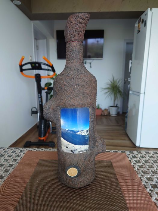 Стилно и красиво ,колекционерско предложение от Еквадор.