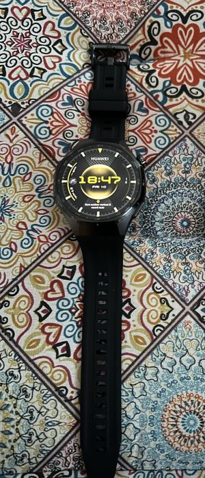 Часовник Huawei GT6 Pro