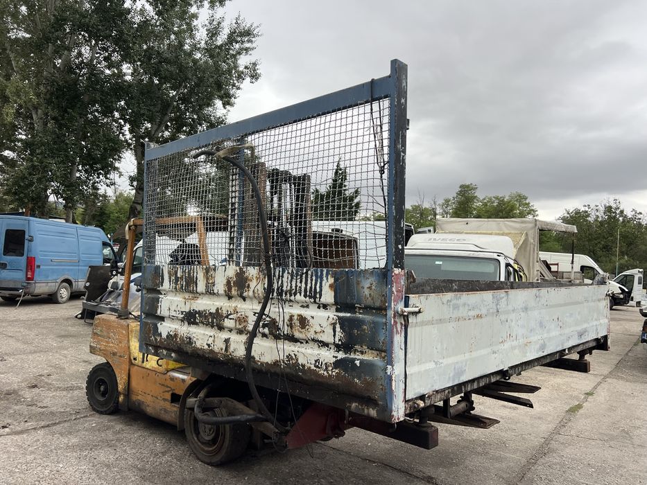 Тристранна Самосвално уредба iveco 3.10-2.00