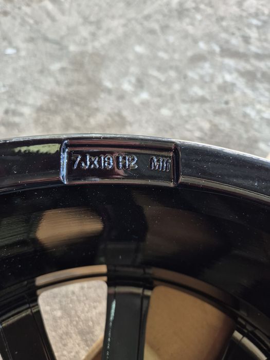 Продавам чисто нови оригинални джанти DEZENT 18 цола 5/112