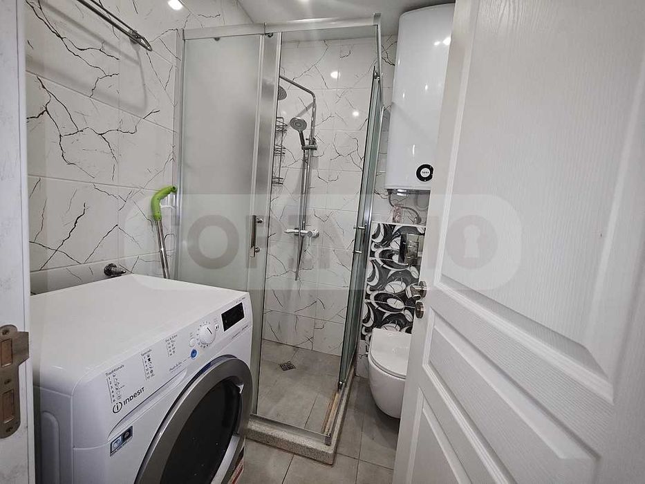 Тристаен апартамент под наем в центъра на Варна