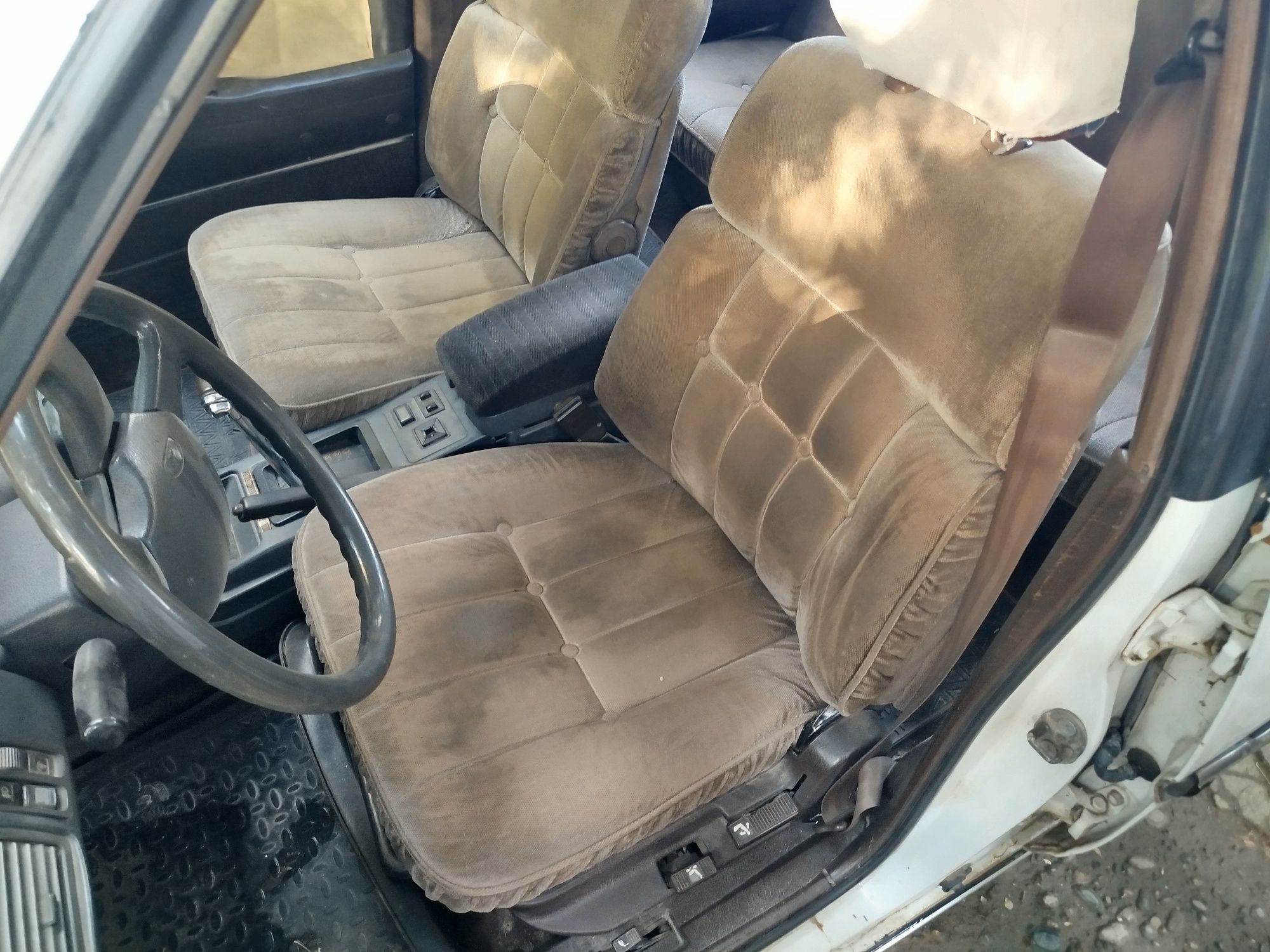 Mitsubishi Galant