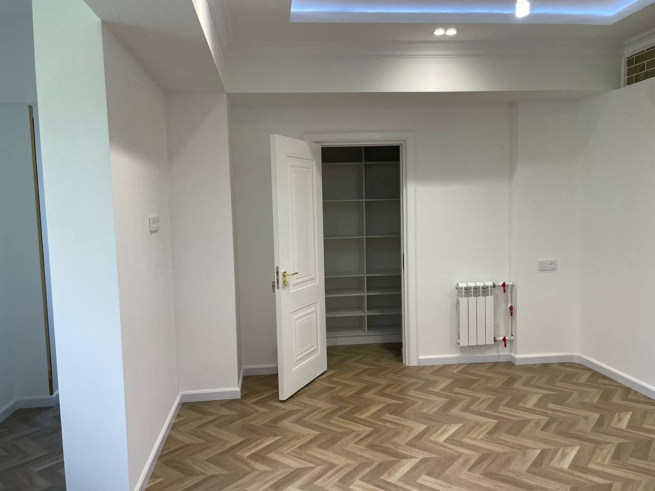 ПРОДАЁТСЯ квартира 3/5/9 на ЦУМе