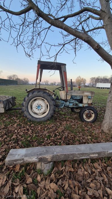 Tractor Lamborghini + remorcă.