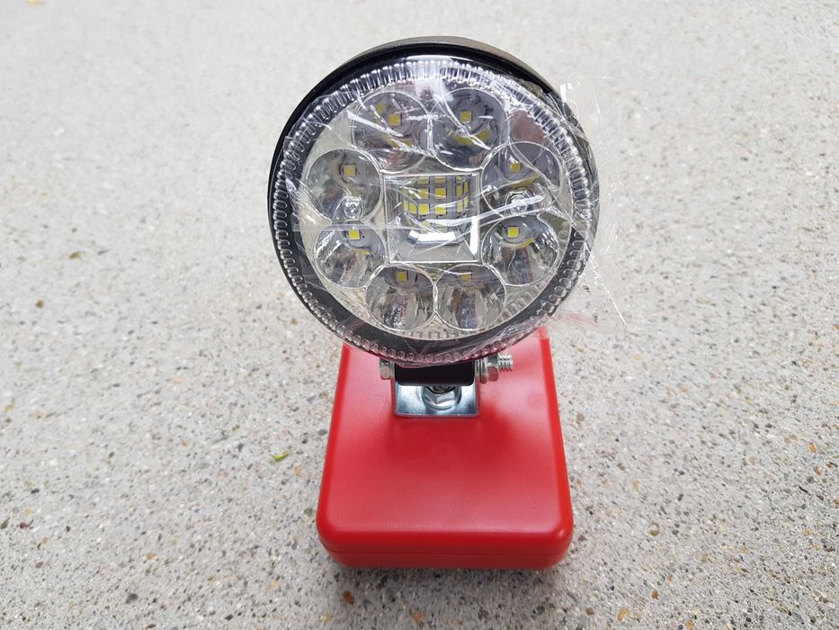 Lanterna led pentru baterii DeWalt sau Milwaukee, port usb