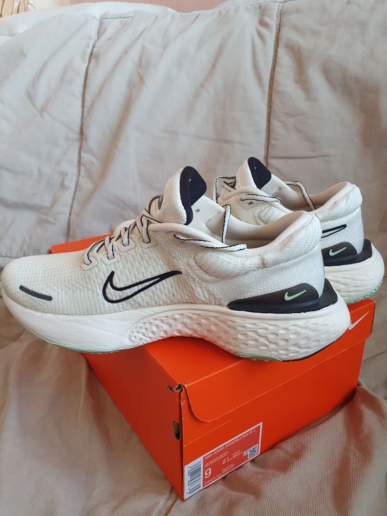 Adidas Nike ZoomX Invincibile Super comfortabili si usori