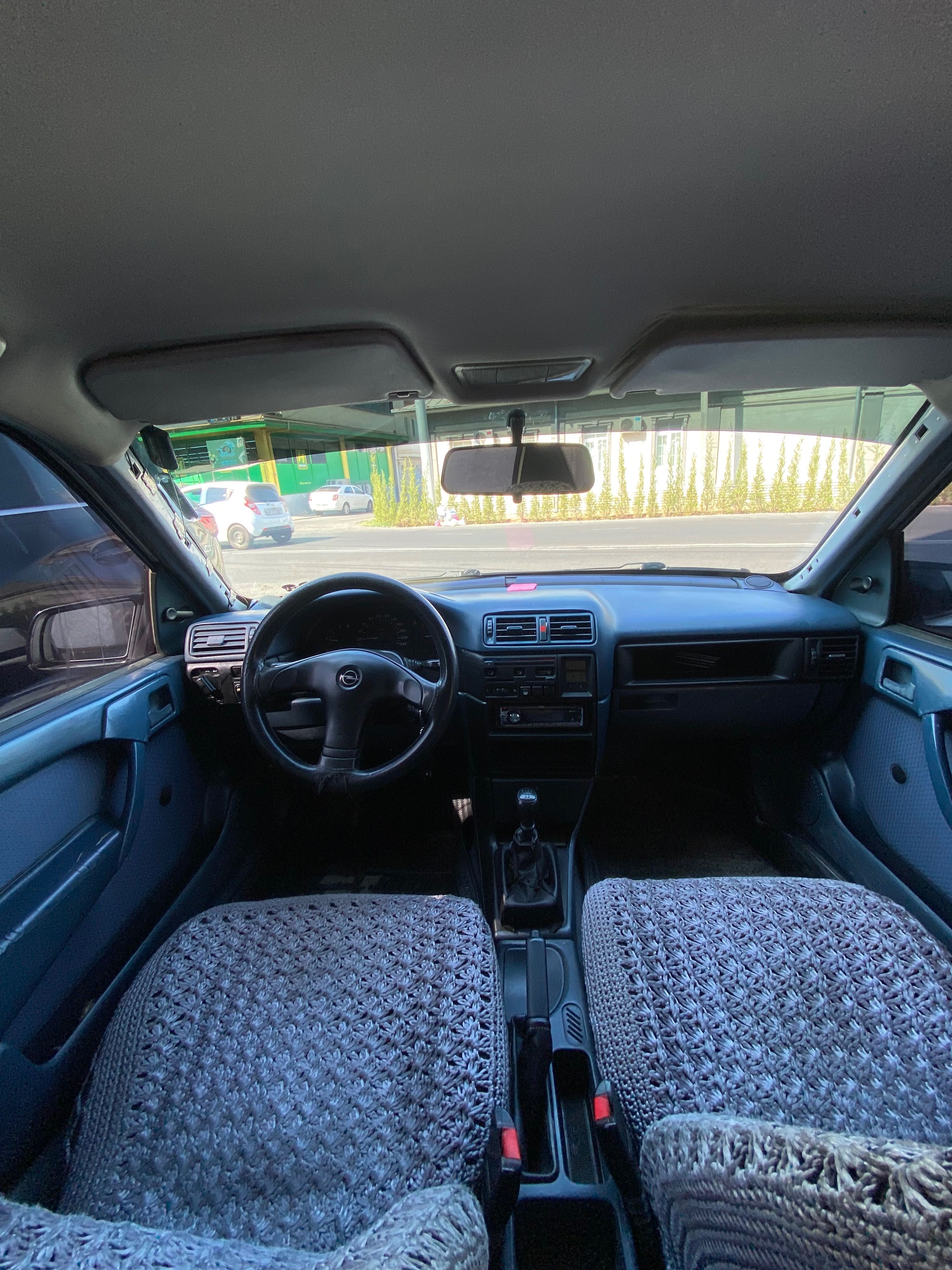 Opel Vectra 1.8 S