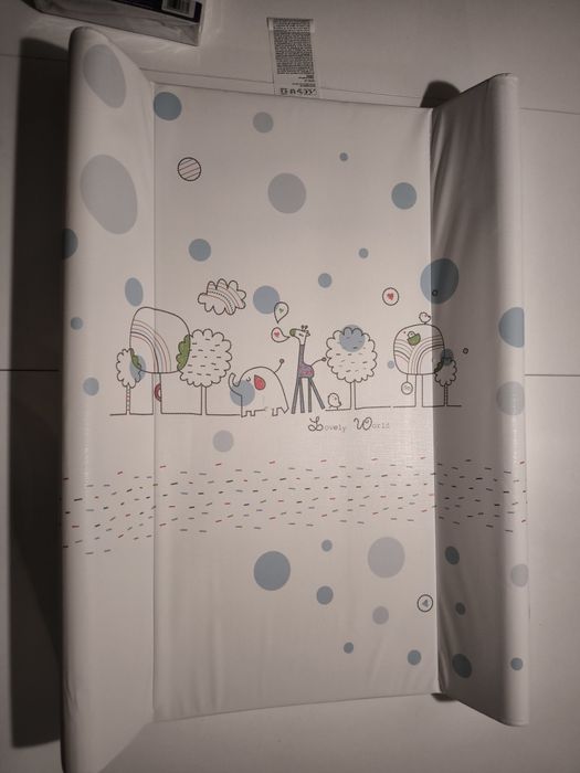 Повивалник твърда подложка - малка  50 х 70 см + протектор