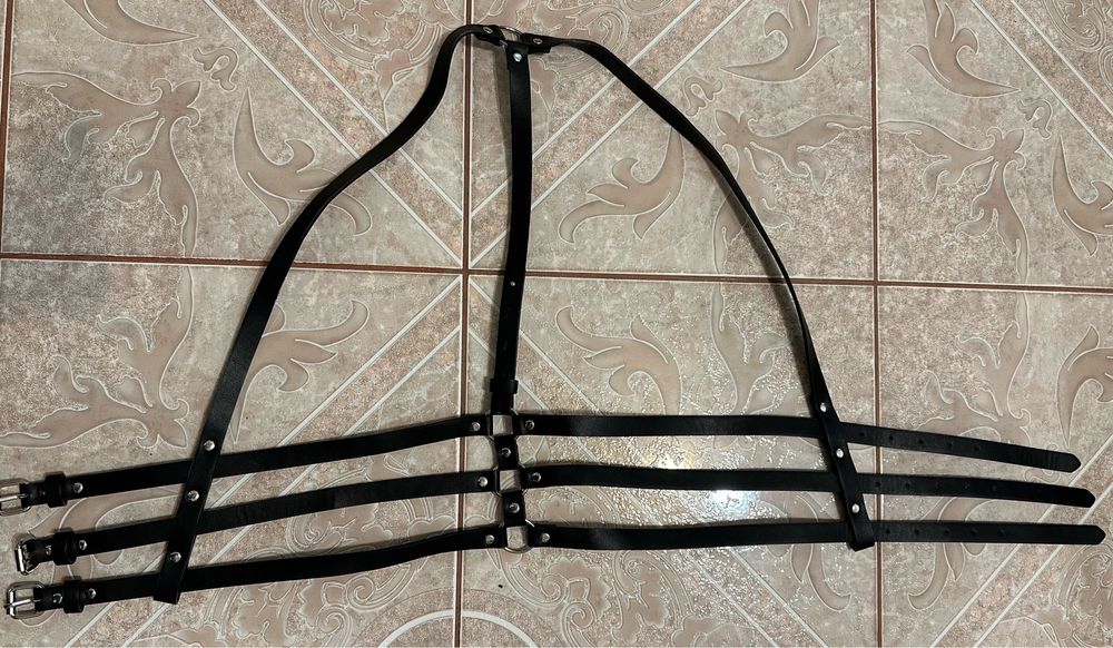 Curea Bershka neagra stil ham cu bretele