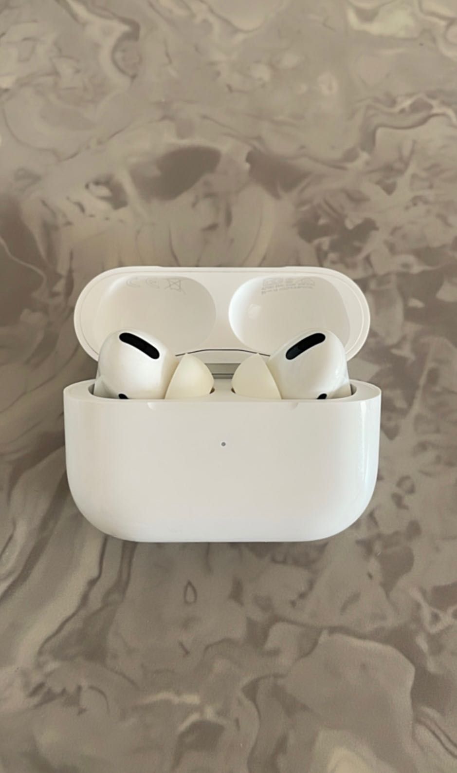 AirPods Pro with Wireless Charging Case