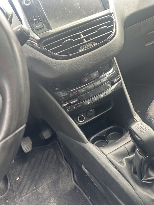 Piese Dezmembrari Peugeot 208,1.6 HDI 2017