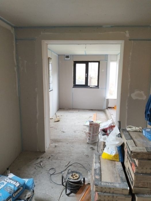 Servicii amenjarii interioare si mici constructii