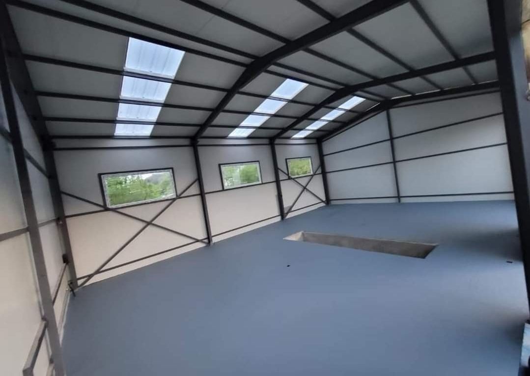 Vand hale metalice la preturii de producator
