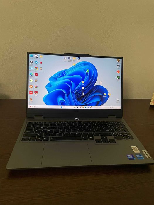Laptop Gaming Lenovo LOQ 15IAX9I