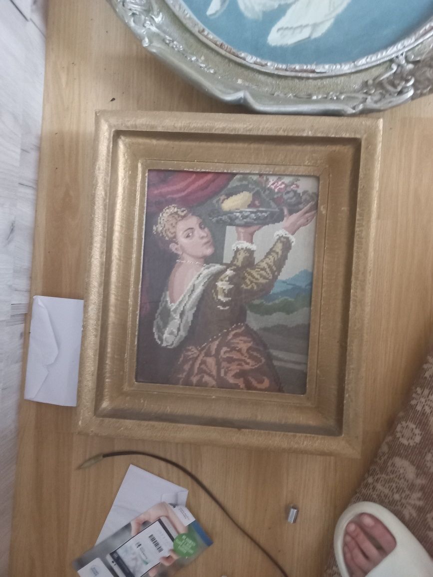 Различни гоблени различни цени