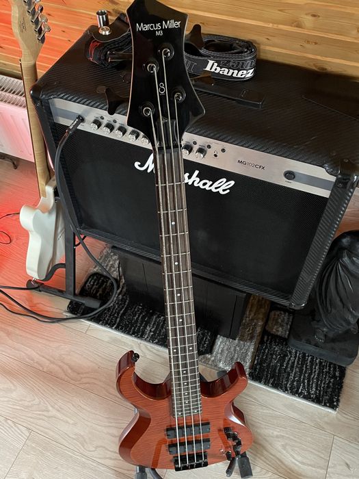 Chitara bas Marcus Miller M3 +flightcase