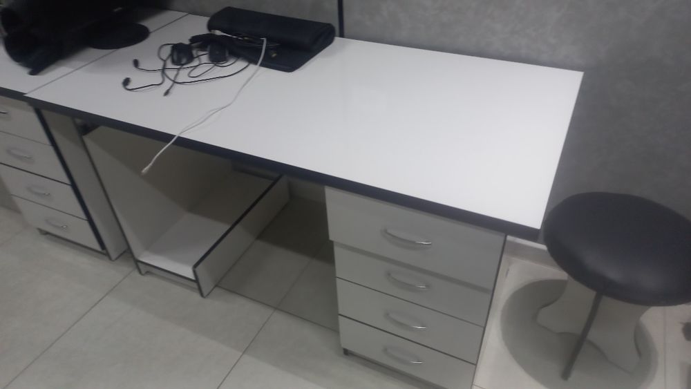 Продам стол для компьютера