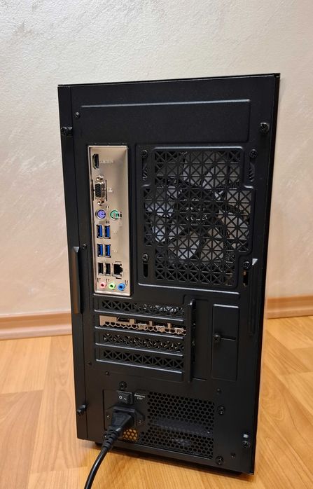 Геймърски Компютър RTX 4060TI 16GB/ Ryzen 5 7500F
