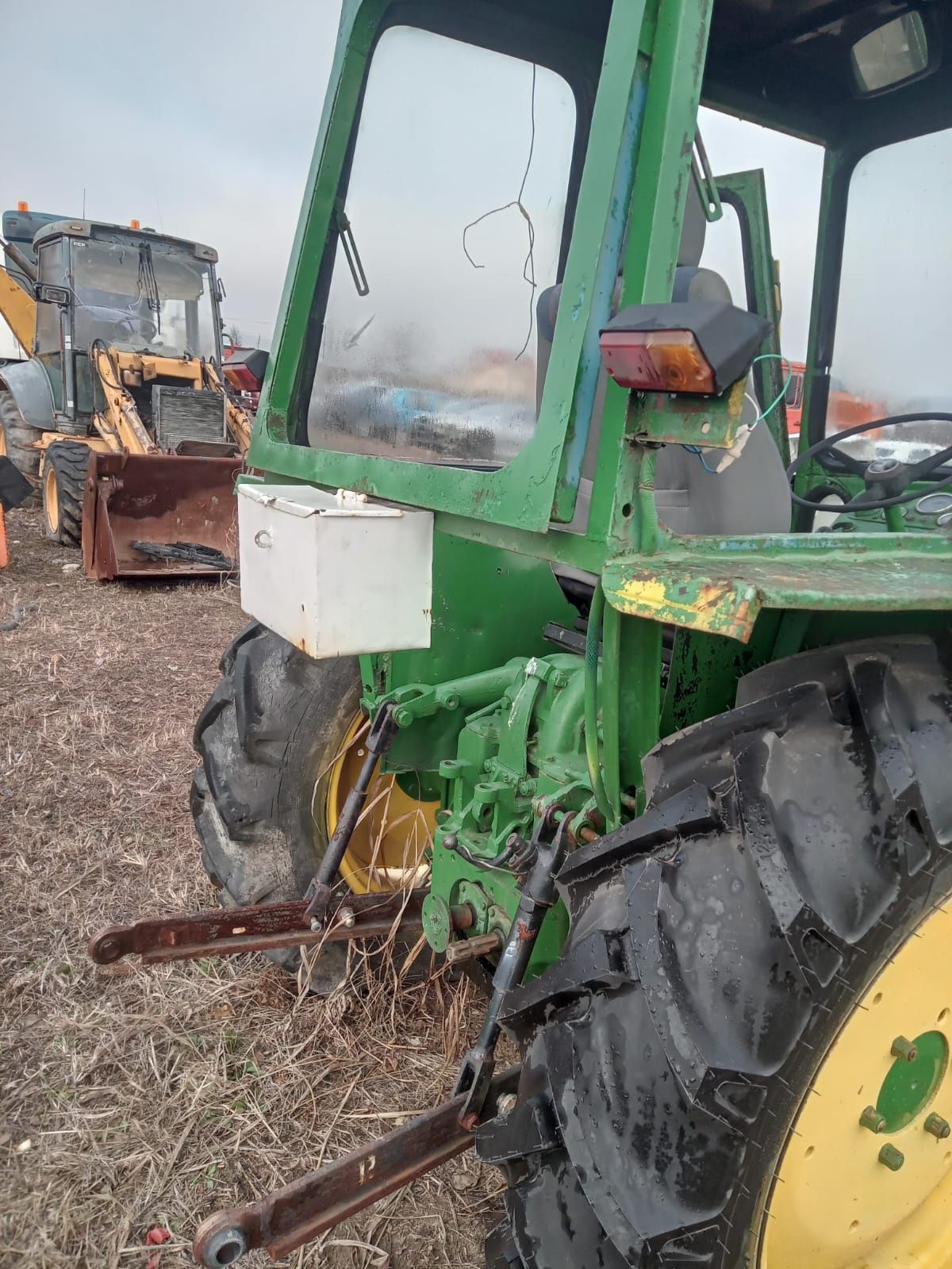 Vând tractor John Deer
