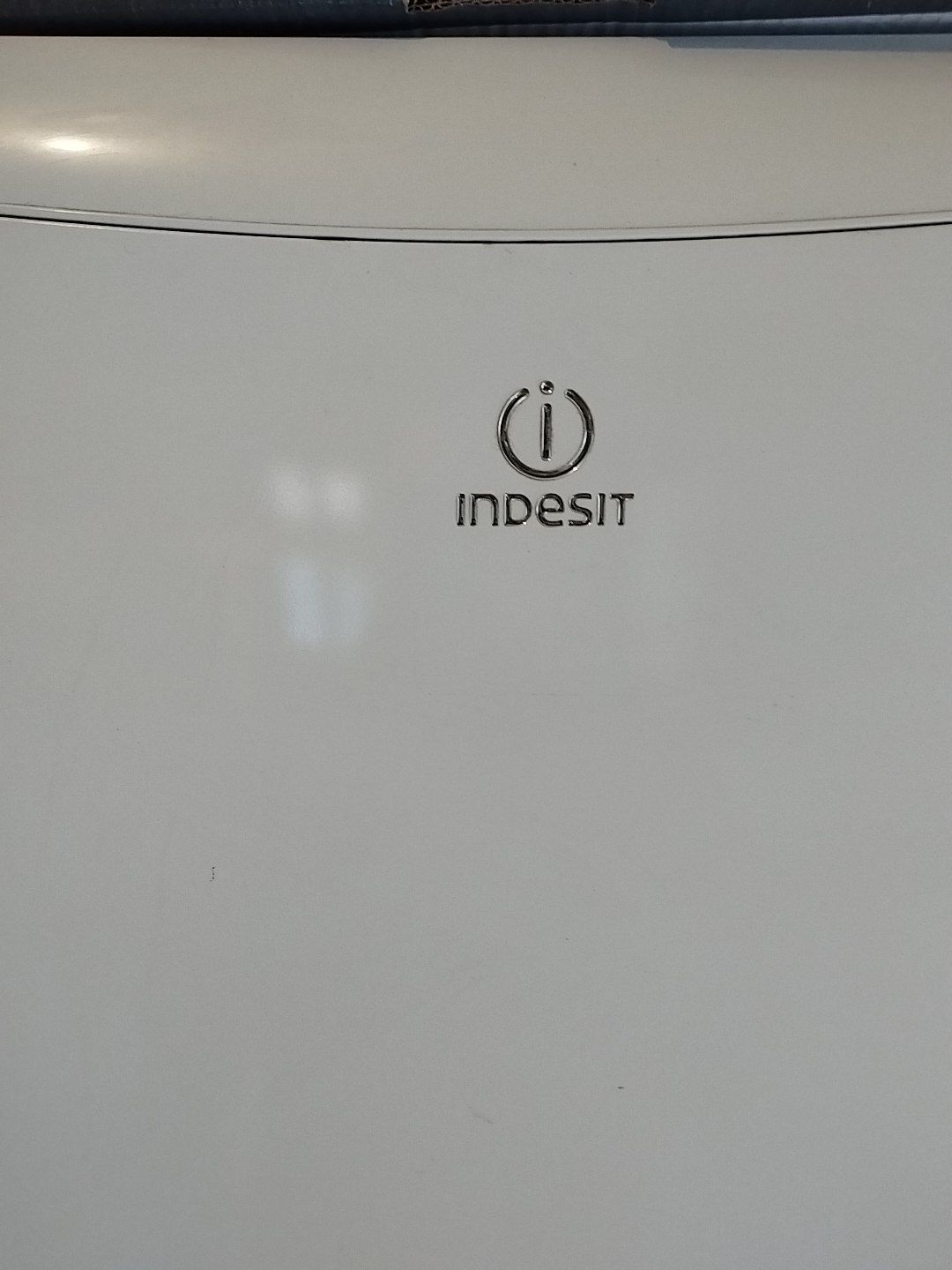 Vind combină frigorifică marca Indesit