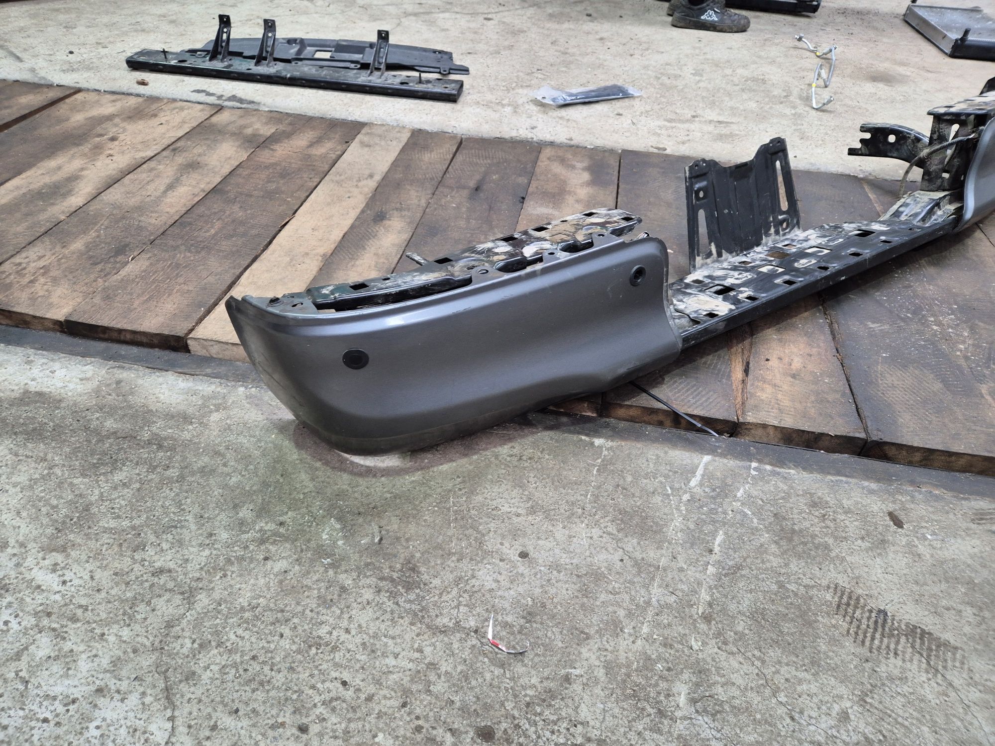 Bara spate originala fara coltare Toyota Hilux 2017-2024