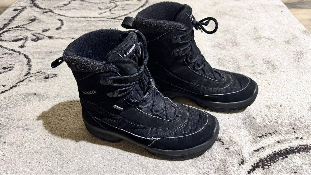 Bocanci de iarnă Lowa