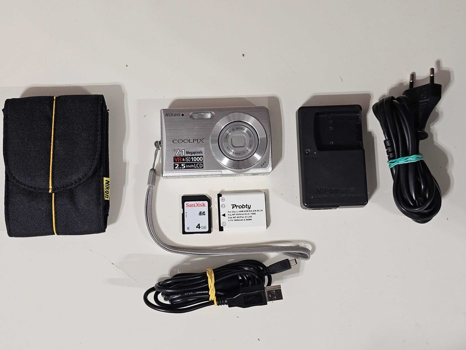 Y2K Aparat foto digital compact Nikon Coolpix S200 7.1MP 3x Zoom
