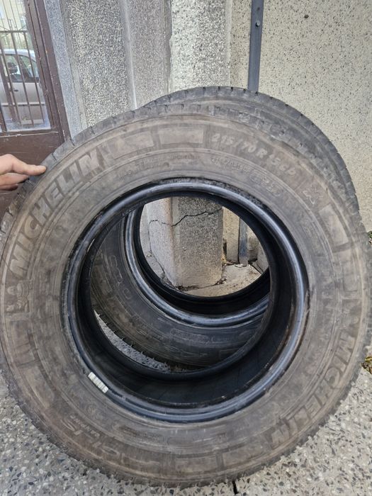 Летни гуми Michelin agilis camper 215-70-15
