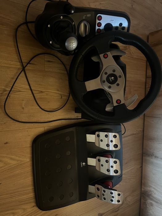 Волан с педали.