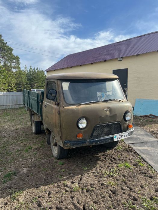 Продам бортовой Уазик