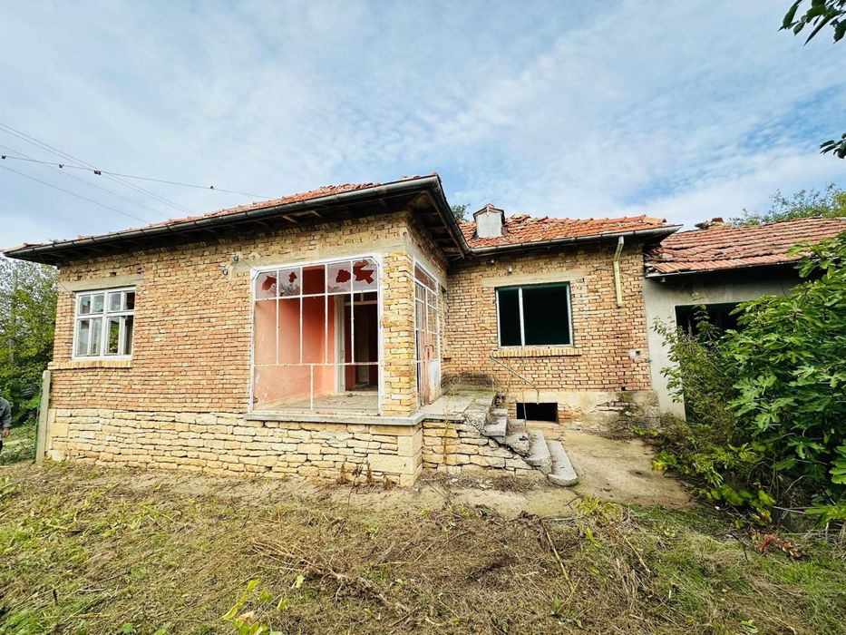 Продава се Къща в с. Преселка, Област Шумен - 90 кв.м за 94 €/кв.м - Снимка #1