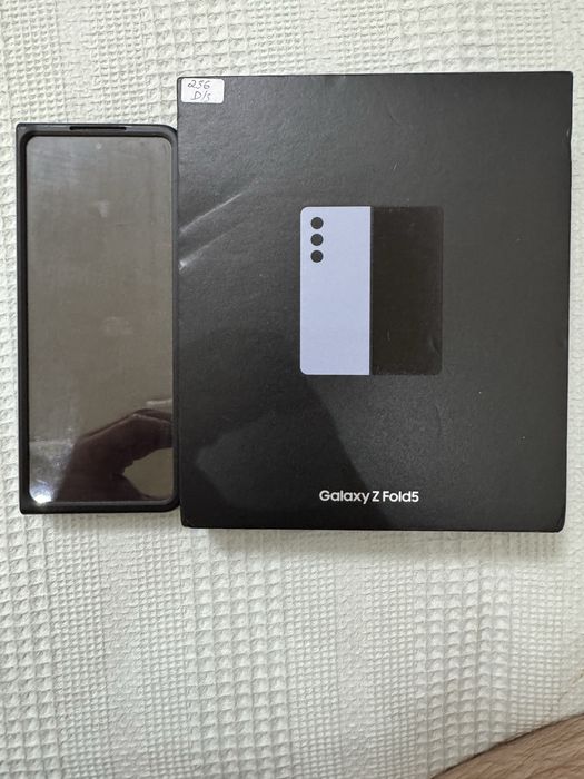 Samsung Fold 5 256 gb.