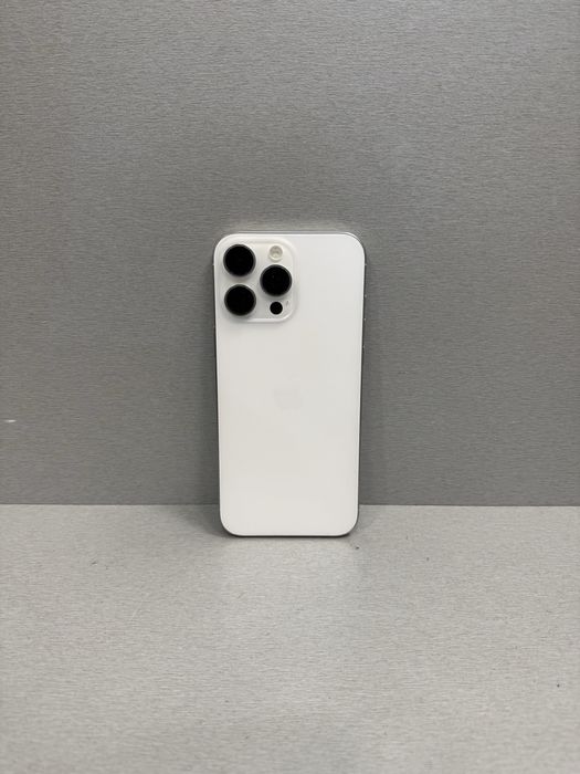 Продавам перфектен iPhone 16 PRO MAX 90 цикъла