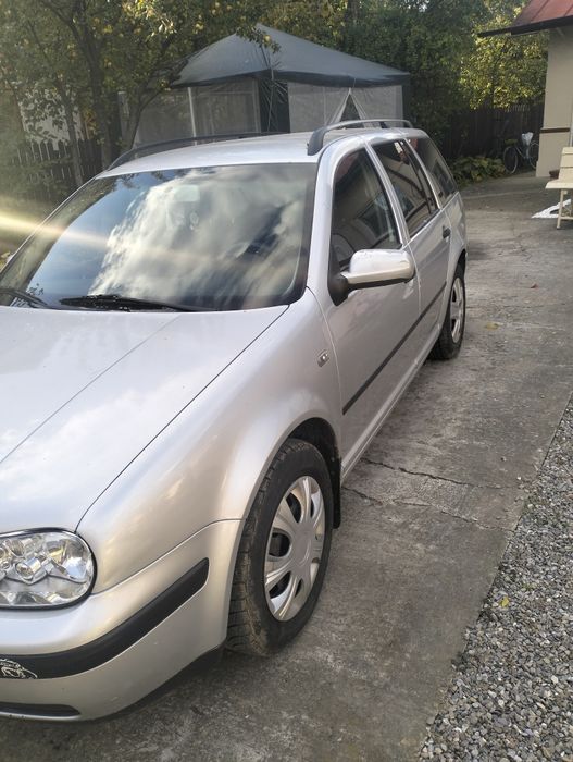 Vând golf4.anu 2000.